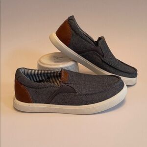 MAX & JAKE Kids Gray & Brown Slip-On Boat Shoes Loafers Cottage Coastal Preppy